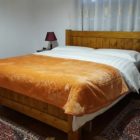 Ξενοδοχείο Bujtina E Bardhe 3*