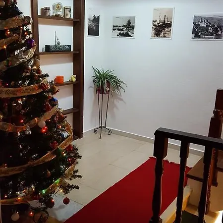 Bujtina E Bardhe 3* Korce