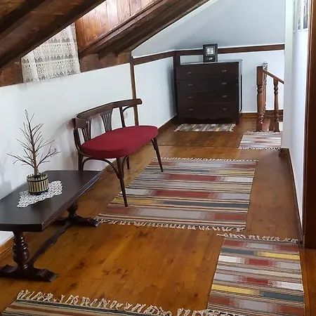 Hotel Bujtina E Bardhe 3*