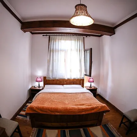 Hotel Bujtina E Bardhe 3*