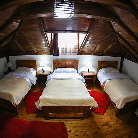 Bujtina E Bardhe 3* Korça