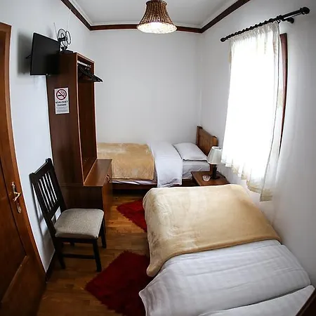 Ξενοδοχείο Bujtina E Bardhe 3*