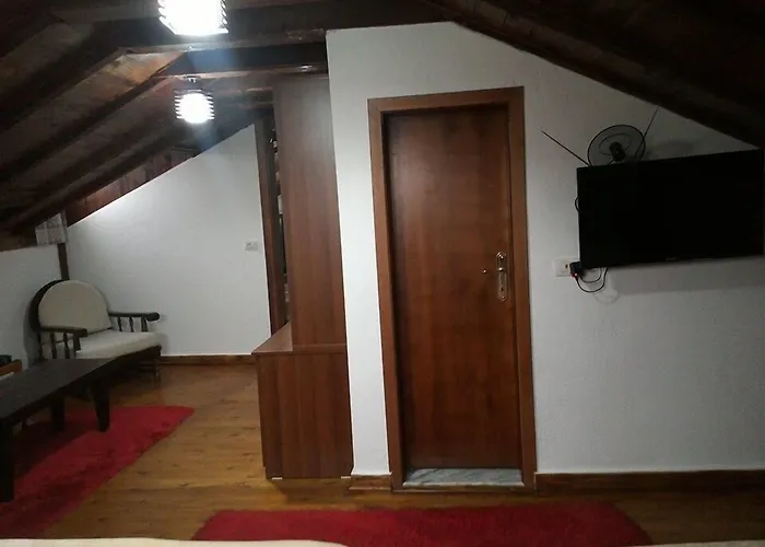 Bujtina E Bardhe 3* Korce