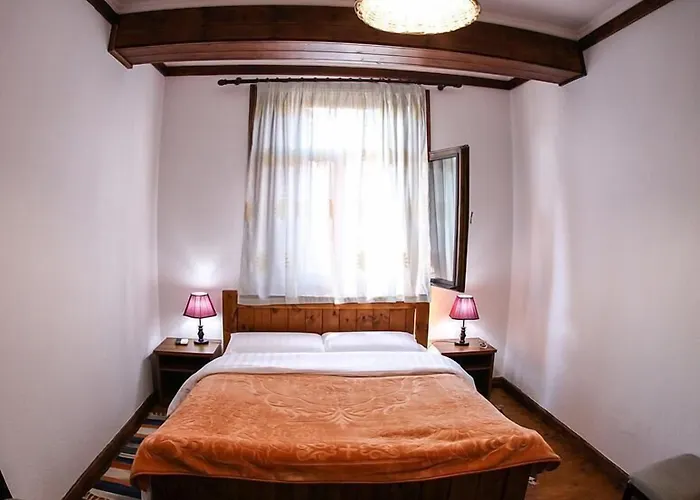 Hotel Bujtina E Bardhe 3*