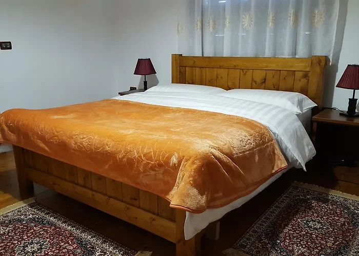 Hotel Bujtina E Bardhe 3*