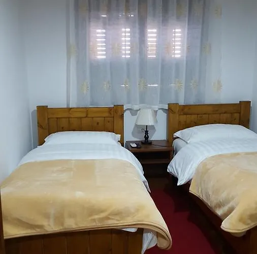 Hotel Bujtina E Bardhe 3*