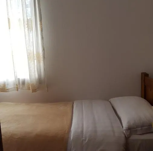 Hotel Bujtina E Bardhe 3*
