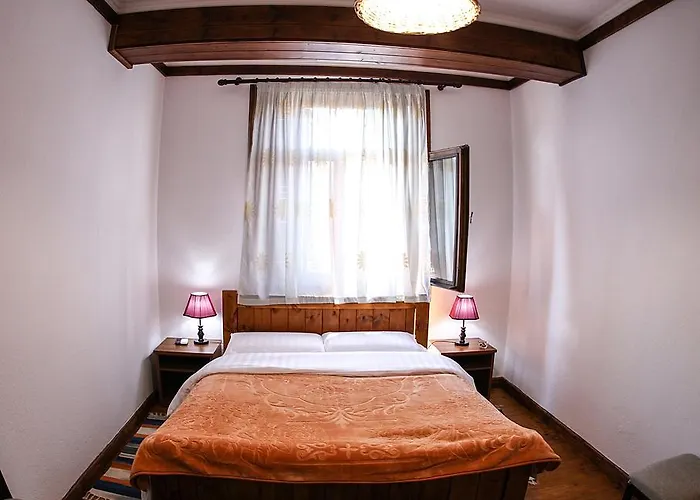 Hotel Bujtina E Bardhe 3*