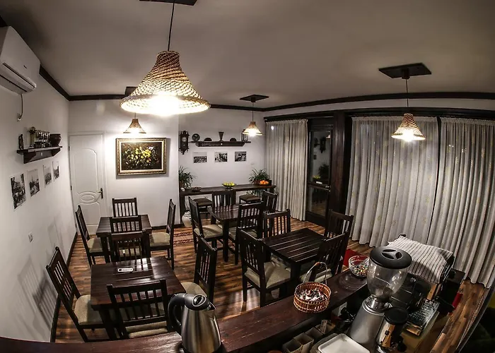 Bujtina E Bardhe 3* Korce