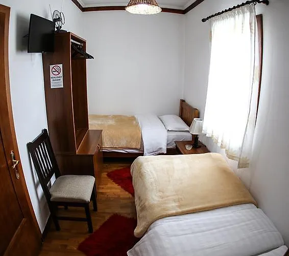Hotel Bujtina E Bardhe 3*